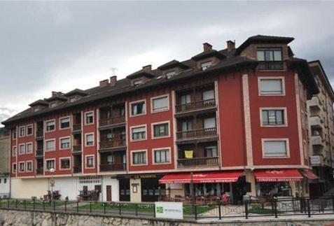 Pension Paseo Real Onís Εξωτερικό φωτογραφία