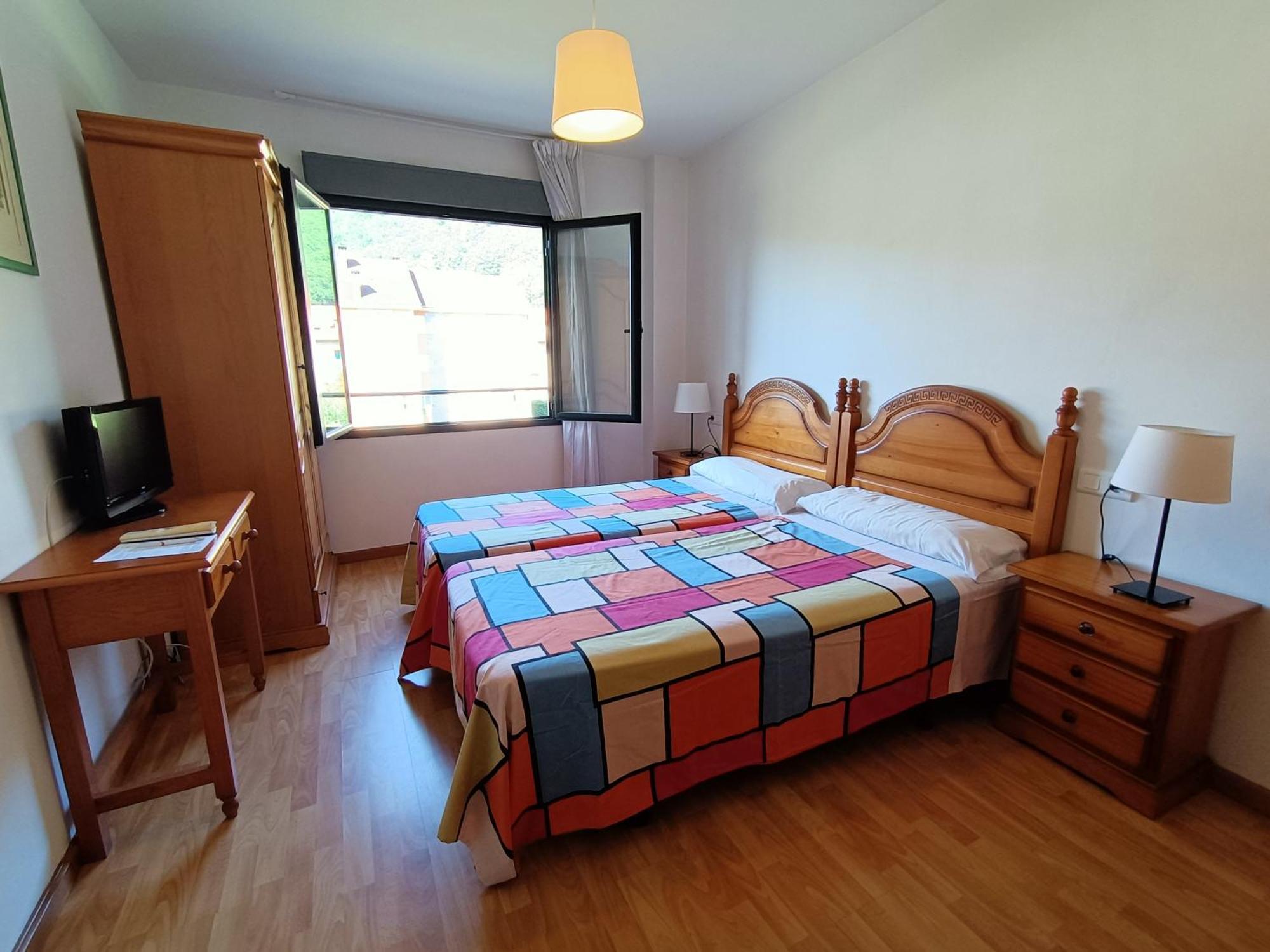 Pension Paseo Real Onís Εξωτερικό φωτογραφία